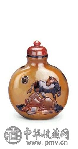 清 玛瑙巧雕双马纹烟壶