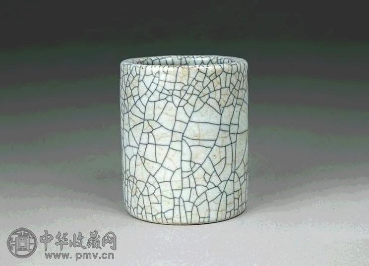 清 哥釉笔筒