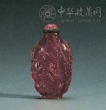 清 碧玺雕喜鹊登梅鼻烟壶