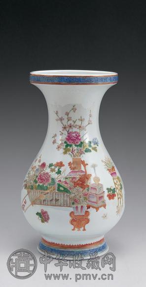 民国 粉彩博古图琵琶尊