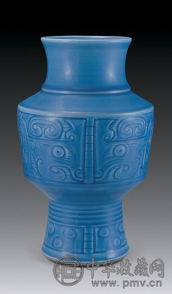 清 天蓝釉兽面纹尊