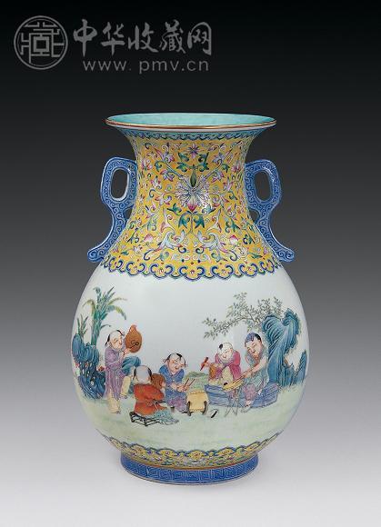 民国 粉彩婴戏纹双耳尊