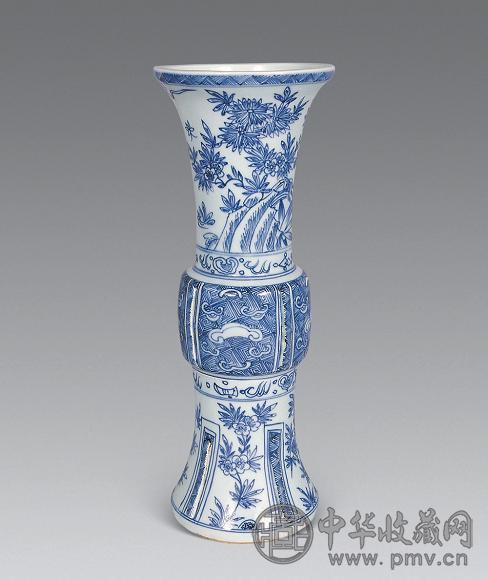 清 青花淡描花卉花觚