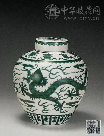 清嘉庆 绿彩龙八吉祥纹盖罐