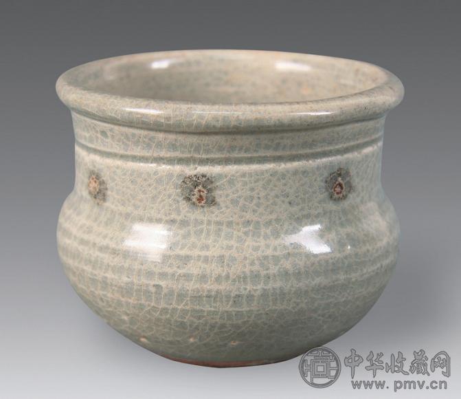 宋 青白釉点彩渔镂尊