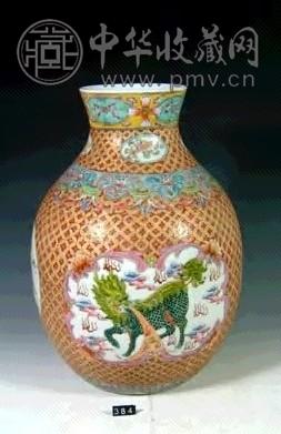 粉彩开光麒麟尊