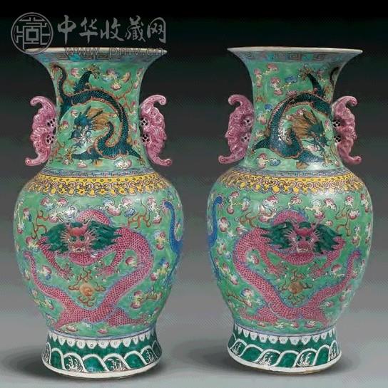 清 绿地粉彩云龙纹蝠耳瓶(1对)
