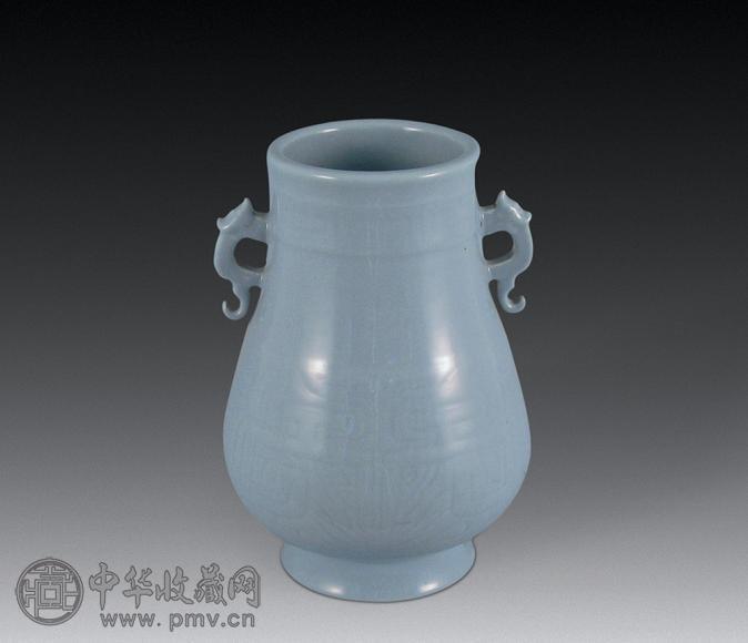 清 灰蓝釉暗花夔纹双耳尊