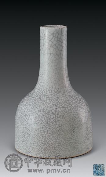 清乾隆 哥釉摇铃尊