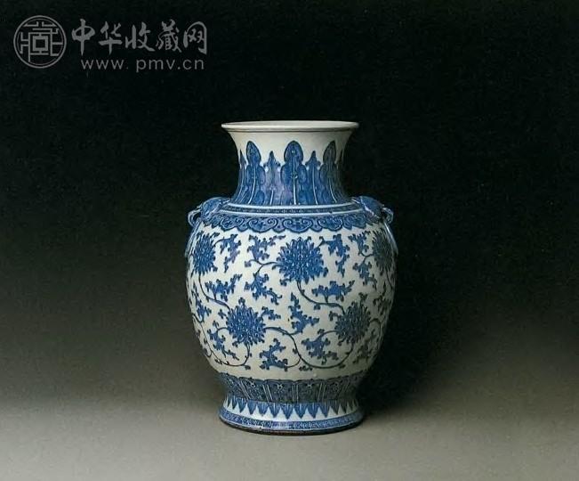 清乾隆 青花缠枝莲纹蝶耳尊