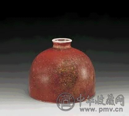 清 豇豆红暗花马蹄尊