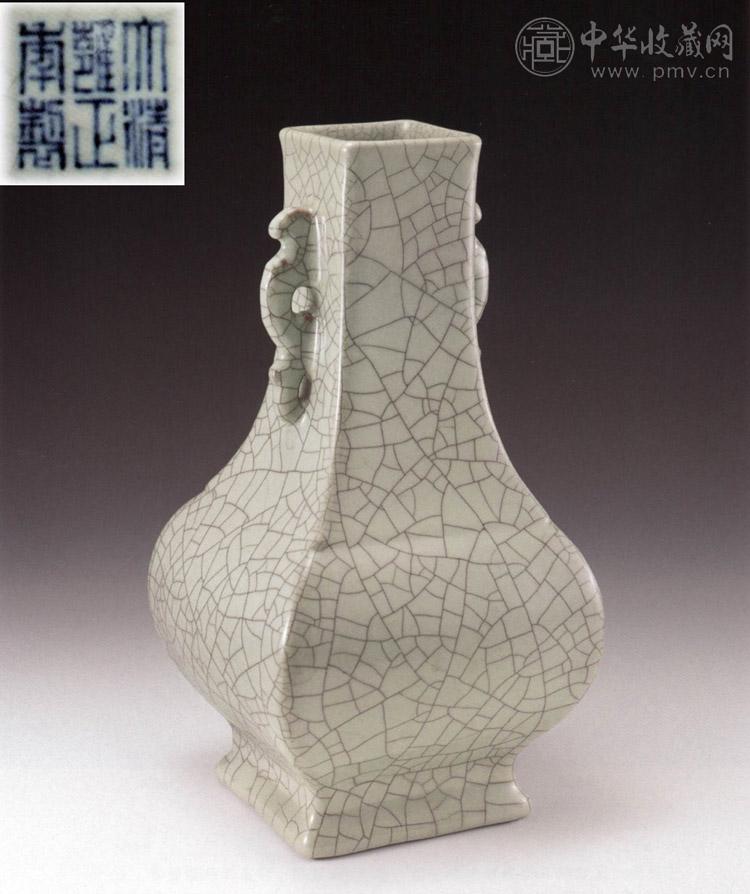 清雍正 哥釉双耳方瓶 清雍正 哥釉双耳方瓶