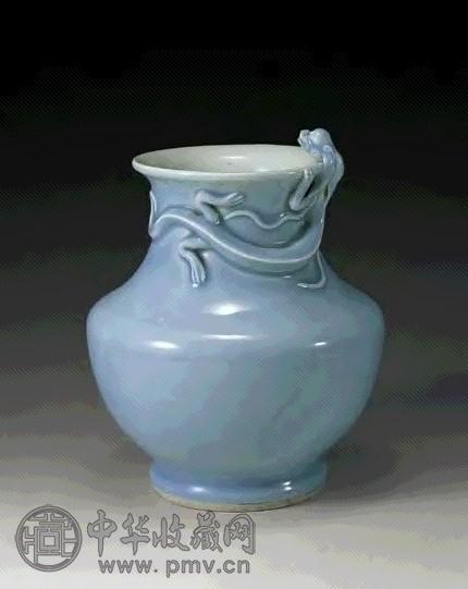 清 灰蓝釉雕蟠螭尊