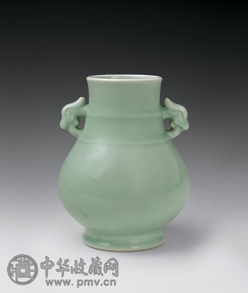 清 豆青釉螭耳尊