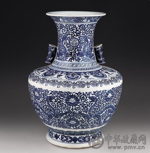 清 青花夔龙寿字纹竹耳尊