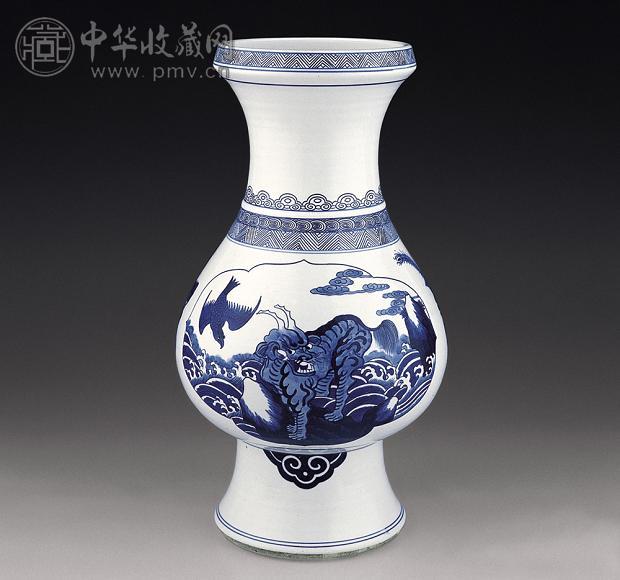 清 青花开光琵琶尊