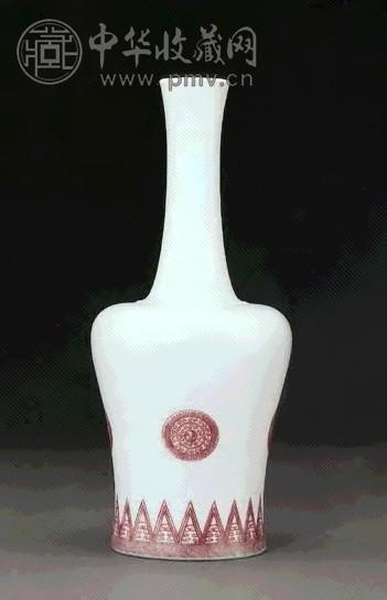 清康熙 青花釉里红团花锯齿纹摇铃尊