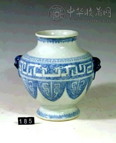 清 青花淡描狮耳尊