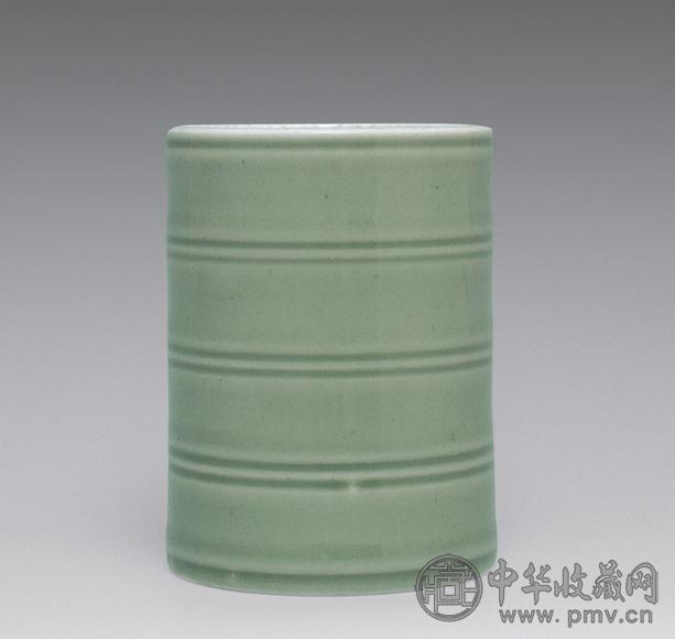 清康熙 豆青釉竹节笔筒