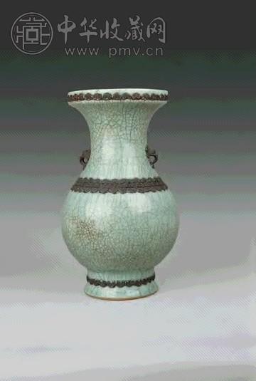 清乾隆 哥釉铁锈花洗口尊