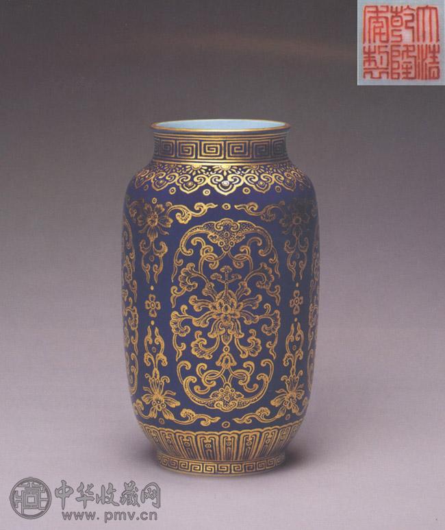 清乾隆 祭蓝釉描金莲蝠纹灯笼尊