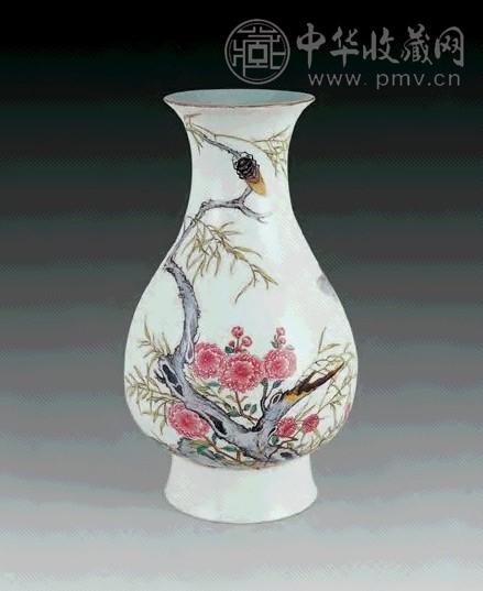 民国 粉彩花卉草虫纹琵琶尊