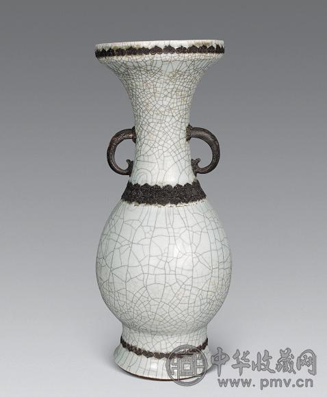 清雍正 哥釉铁锈花洗口大尊