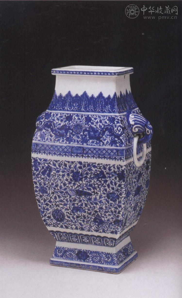 清乾隆 青花琴棋书画象耳方尊 清乾隆 青花琴棋书画象耳方尊