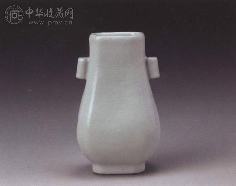 清乾隆 仿官釉小贯耳尊 清乾隆 仿官釉小贯耳尊