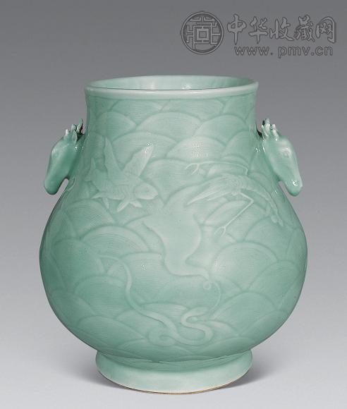 清光绪 青釉刻海水八怪鹿头尊