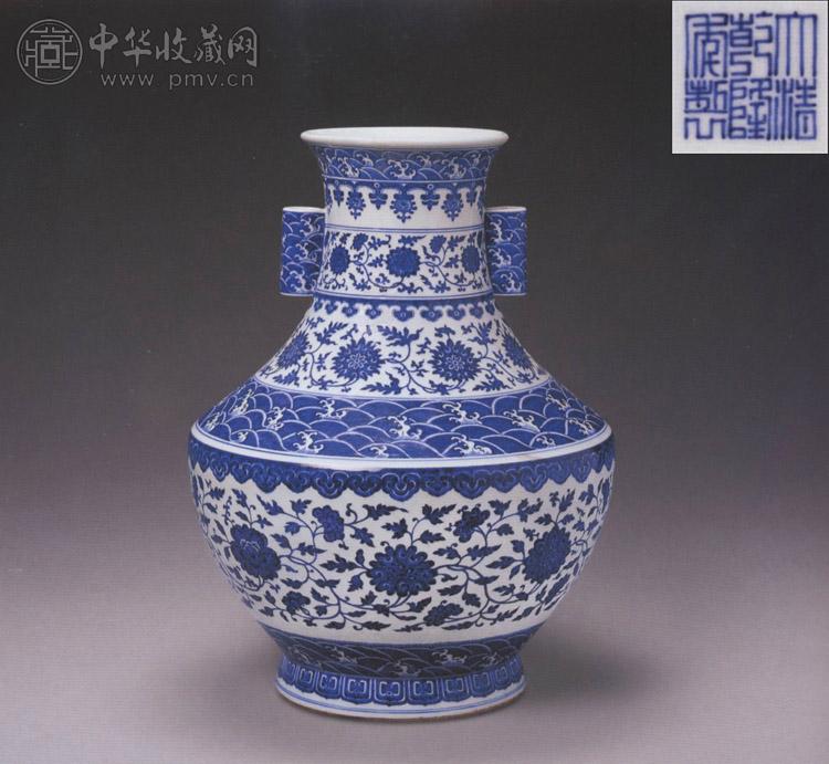 清乾隆 青花缠枝莲纹贯耳尊