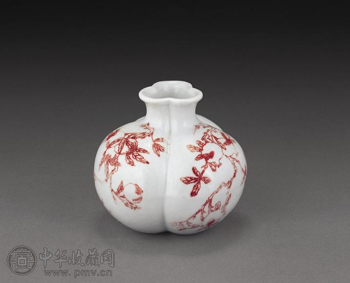 清 釉里红三多图石榴尊