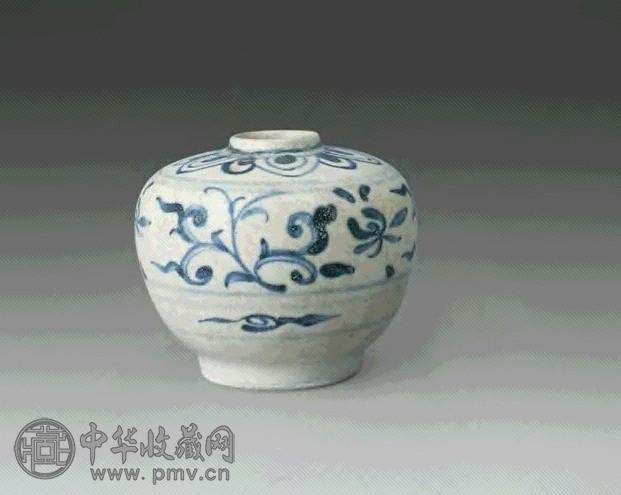 十五世纪 青花缠枝莲小罐