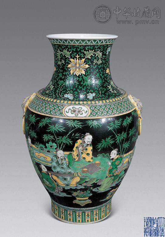 清晚期 墨地三彩山水人物铺首尊