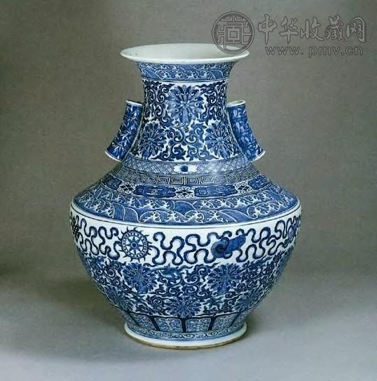 同治 青花缠枝莲托八宝纹双耳尊