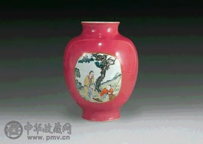 清 胭脂红开光粉彩人物尊