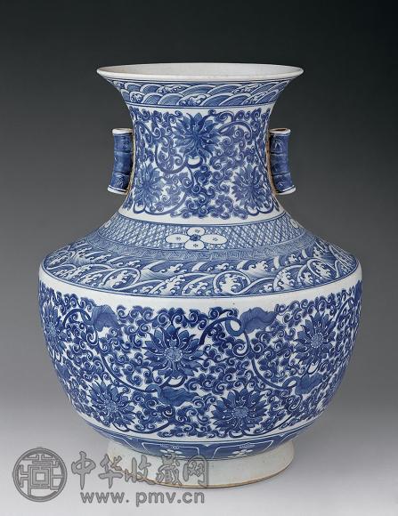 青花缠枝花竹节耳尊