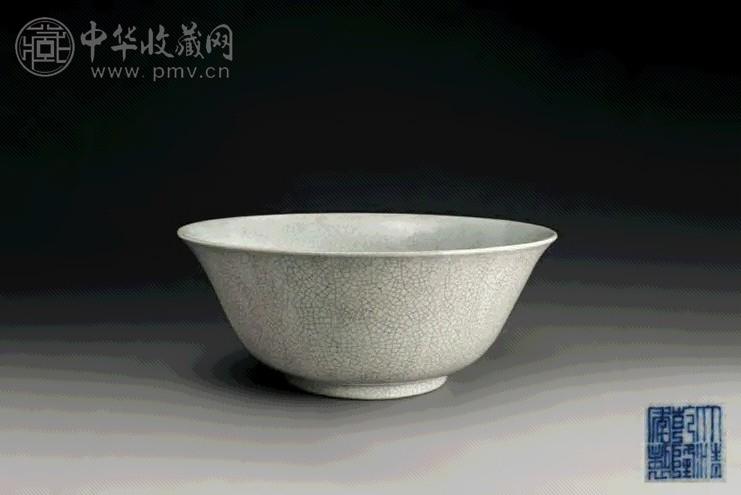 清乾隆 仿哥釉大碗