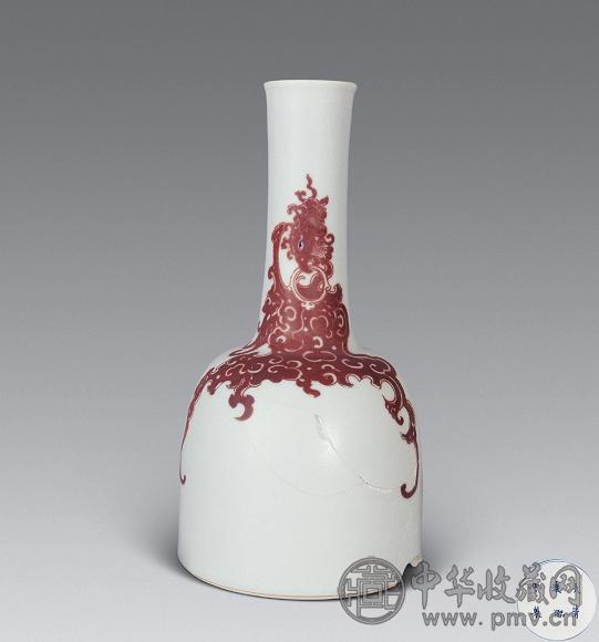 清康熙 釉里红螭龙摇铃尊