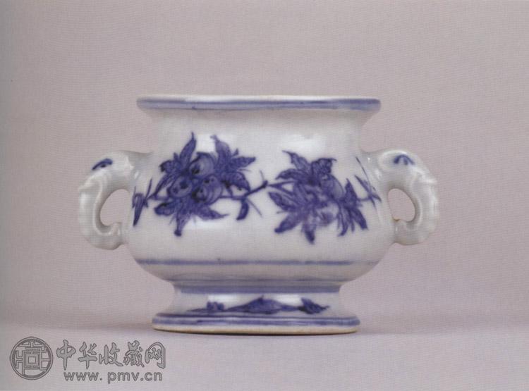 明成化 青花折枝桃纹象耳炉