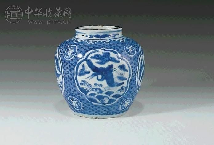 明嘉靖 青花开光云鹤罐