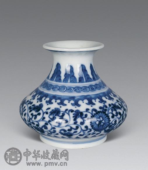 清乾隆 青花花卉小尊