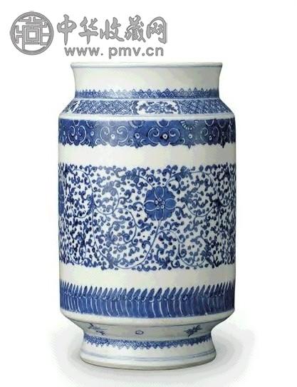 清乾隆 青花缠枝莲纹类笼尊