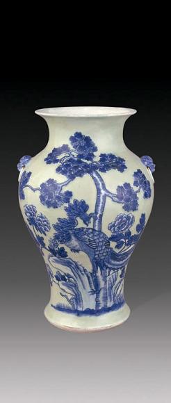 清 豆青青花花鸟尊