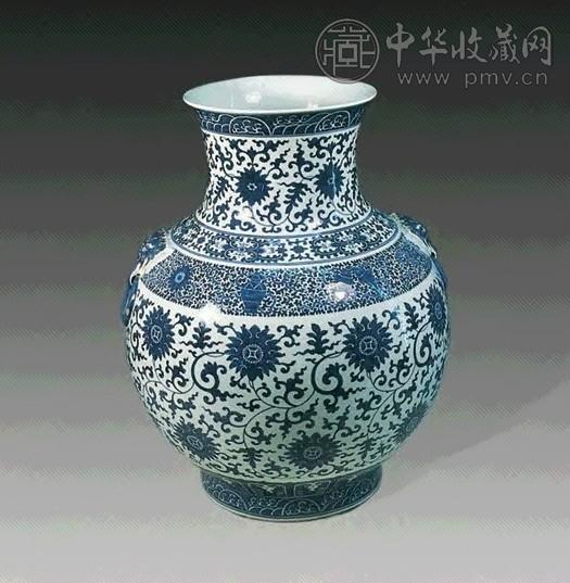 清 青花勾莲辅首尊