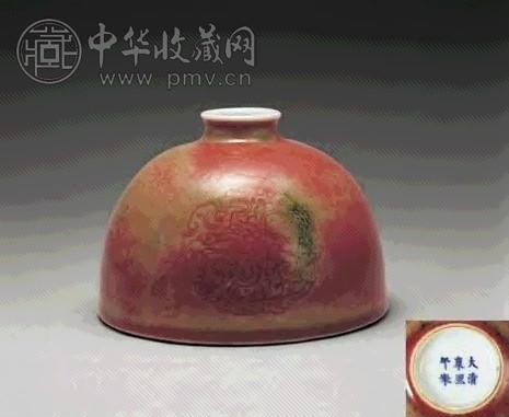 清康熙 豇豆红暗花团螭纹太白尊