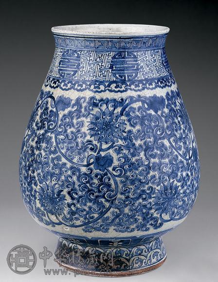 清光绪 青花蕃莲花琵琶尊