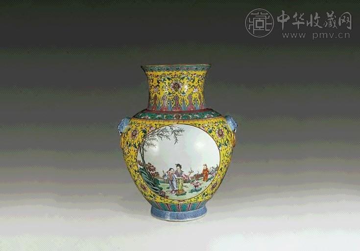 民国 黄地粉彩开光仕女兽耳尊