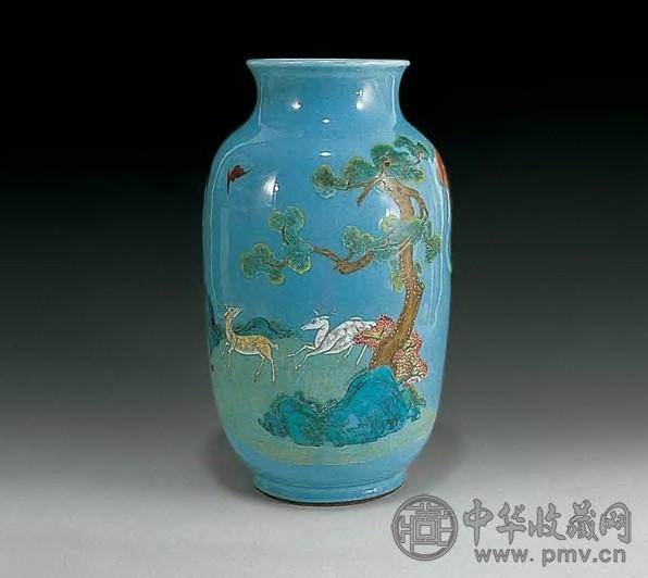 清乾隆 蓝地粉彩松鹿灯笼尊