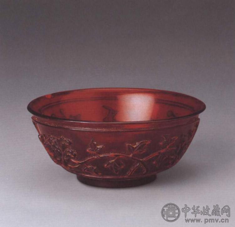 清中期 红料雕花鸟图碗